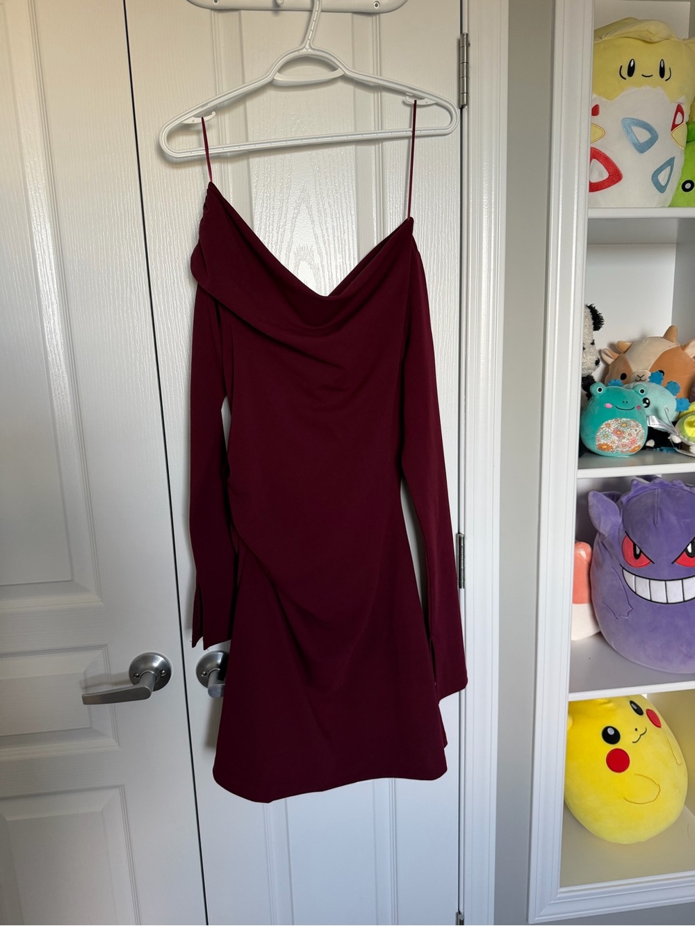 Women’s Off-Shoulder Long Sleeve Burgundy Dress